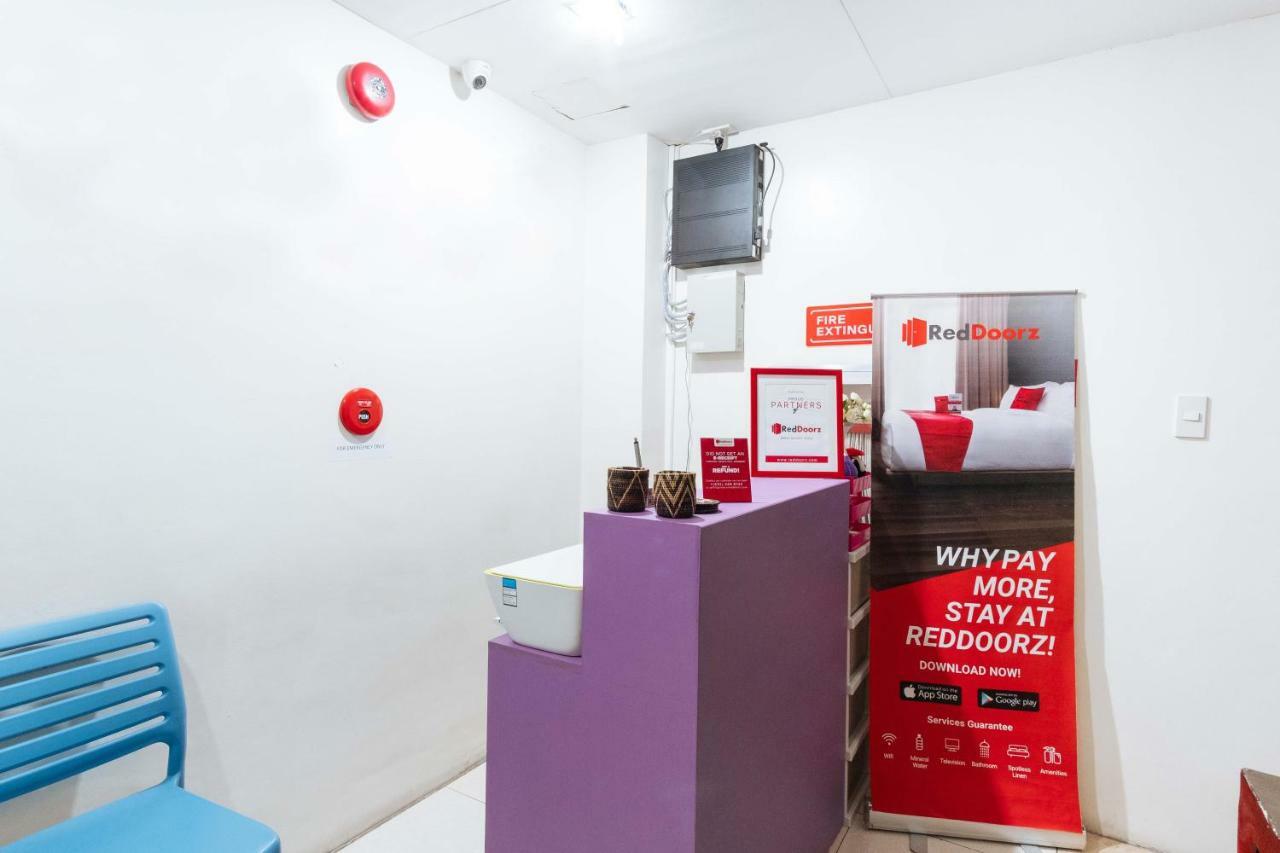 Reddoorz Near Robinsons Place Manila Exterior foto